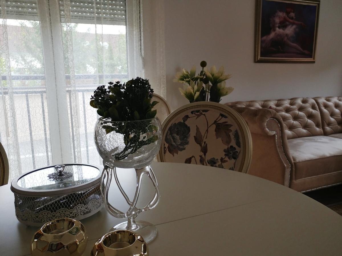 Jc10 Apartment 3 Bedroom, Free Parking, 73Sqm Novi Sad Exterior photo