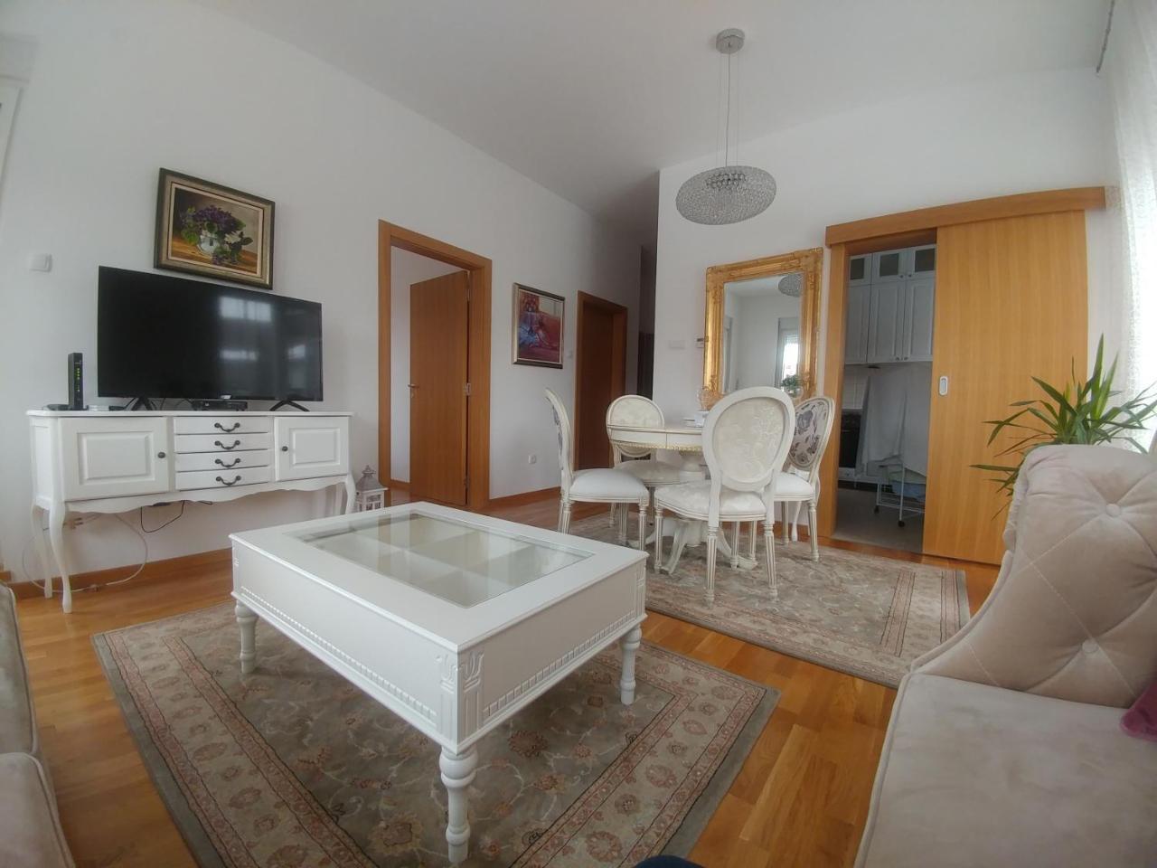 Jc10 Apartment 3 Bedroom, Free Parking, 73Sqm Novi Sad Exterior photo