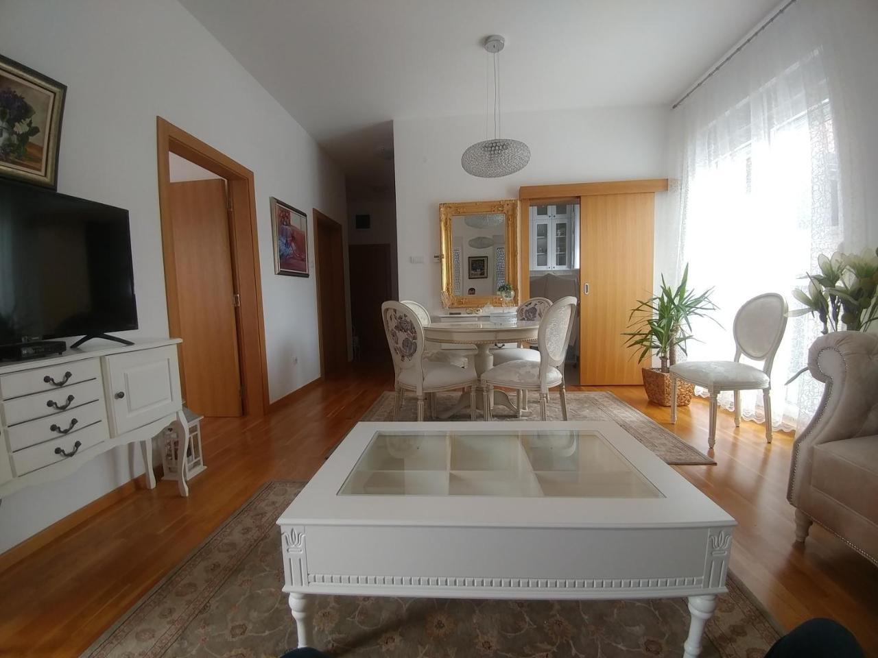 Jc10 Apartment 3 Bedroom, Free Parking, 73Sqm Novi Sad Exterior photo